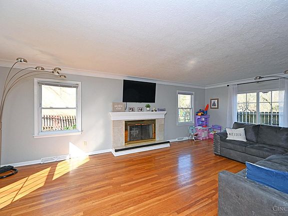 5th image of 42 Jewel Ln