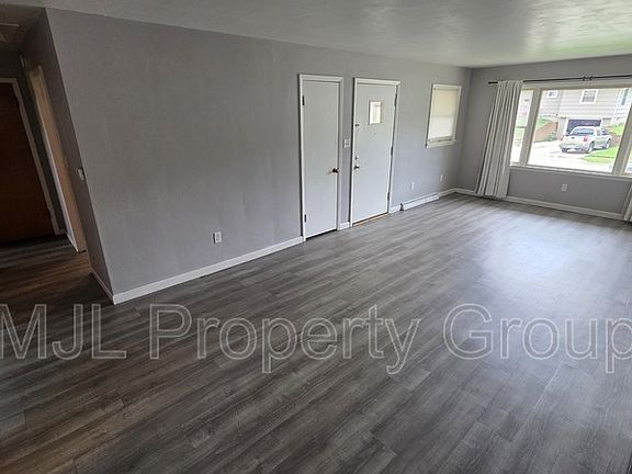 4th image of 1512 Robeson Ave
