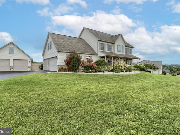 751 Maple Shade Dr, Lewisberry, PA 17339