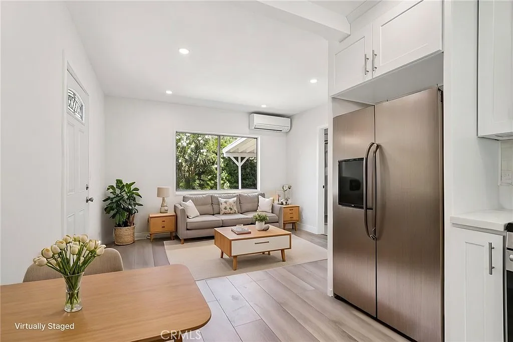 1 bed, 480 sqft, $2,100 — Photo 2