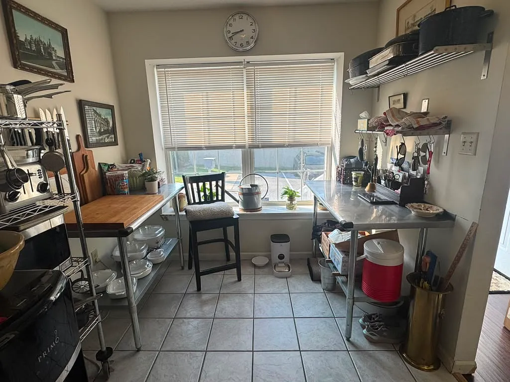 2 bed, 1550 sqft, $2,200 — Photo 2