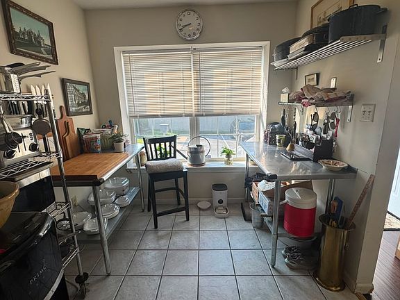 2nd image of 103 Gateway Dr