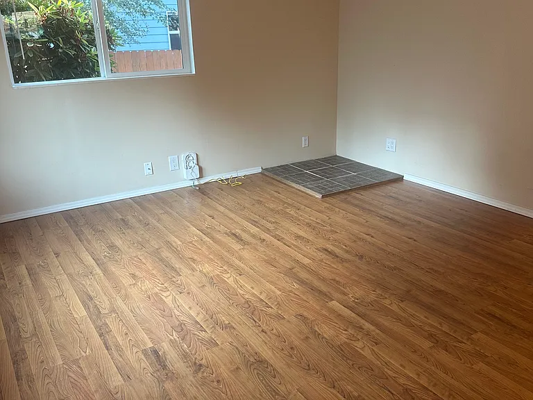 524 S Blakeley St — Photo 2