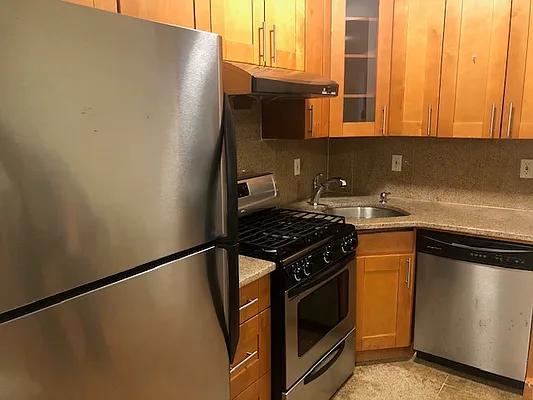 Rented by 18 REALTY | media 24