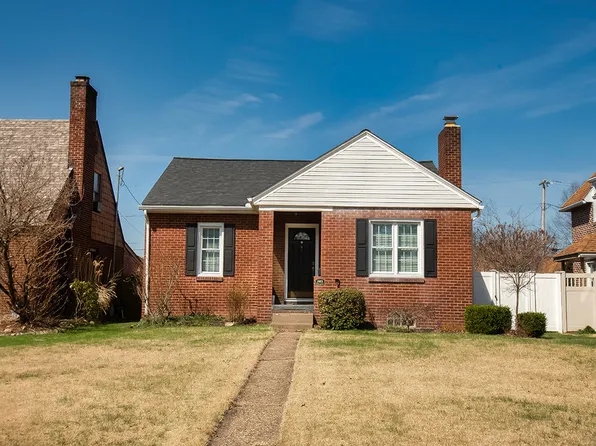 1415 Pacific Ave, Natrona Heights, PA 15065