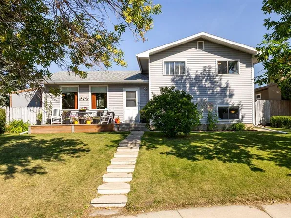 204 W Rundleridge Dr NE, Calgary, AB T1Y 2K4