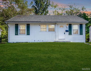 129 Cameron Rd, Saint Louis, MO, 63137