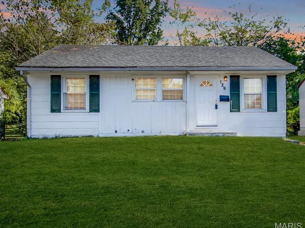 129 Cameron Rd, Saint Louis, MO 63137