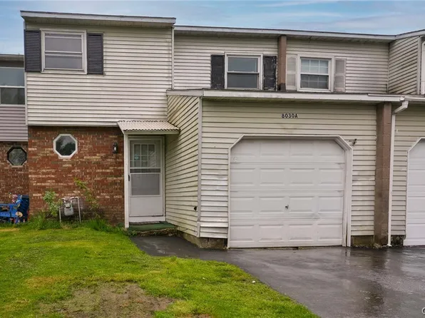 8030 Marlin Dr, Clay, NY 13041