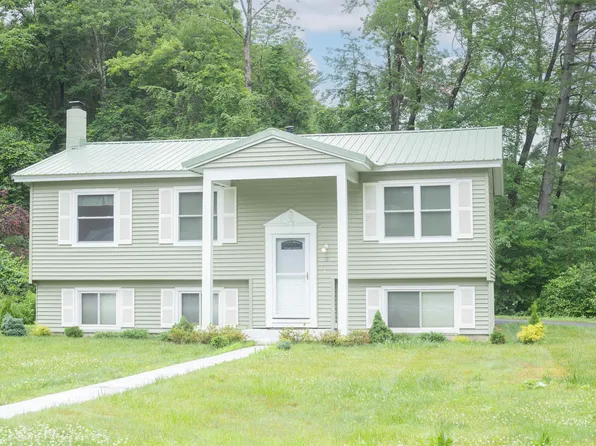 39 Carriage Hill Road, Brattleboro, VT 05301