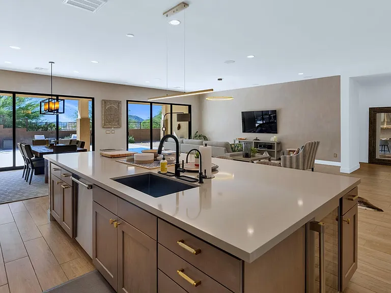 2041 E Fallen Leaf Ln — Photo 10