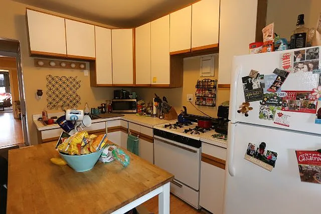 Building Photo - 849 W Fletcher St #2C