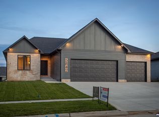 5842 SW 9th St, Lincoln, NE 68523