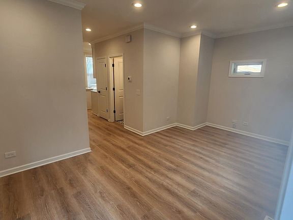 3rd image of 1622 W Wabansia Ave