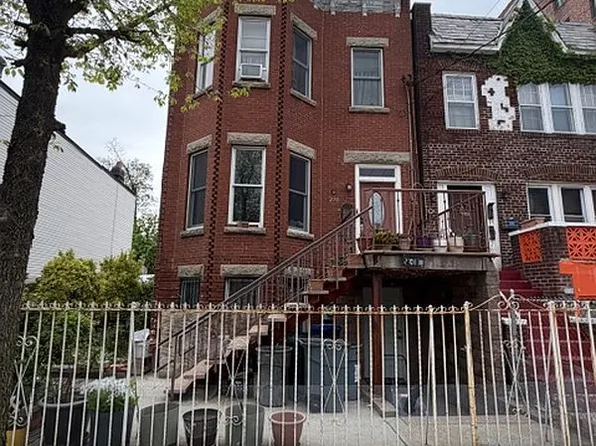 270 E 38th St #2FAM, Brooklyn, NY 11203