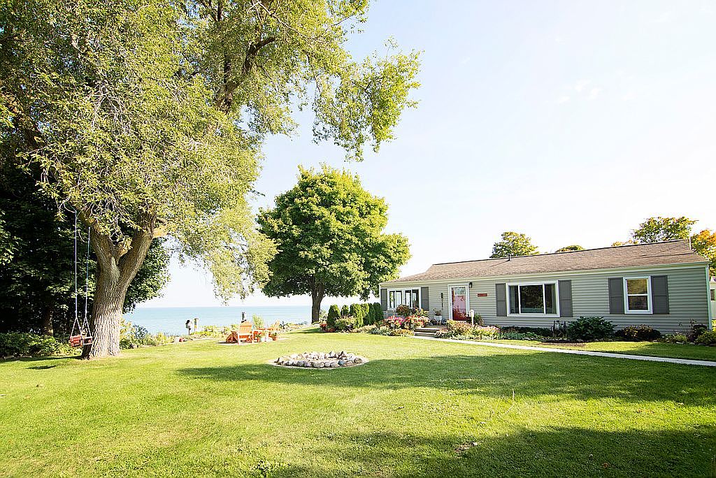2245 Lakeshore Rd, Applegate, MI 48401 | Zillow