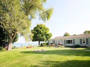2245 Lakeshore Rd, Applegate, MI 48401