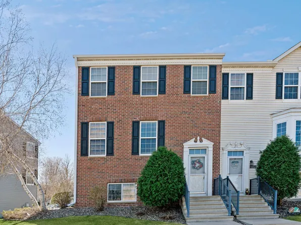 1354 Savanna Dr, Shakopee, MN 55379