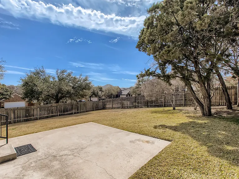 1001 Shadow Valley Cv — Photo 25