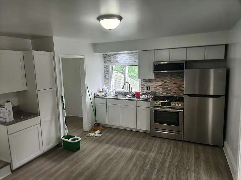 94 Bristol St #1 — Photo 4