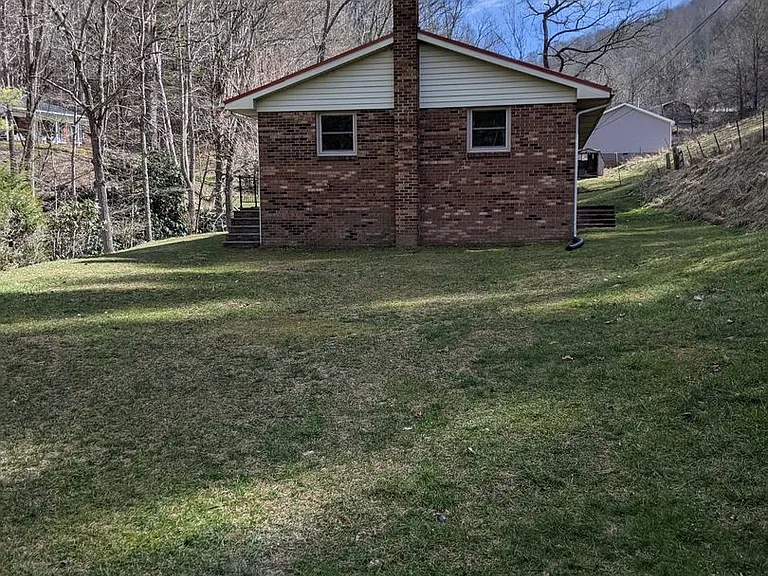 554 Love Hollow Rd — Photo 7