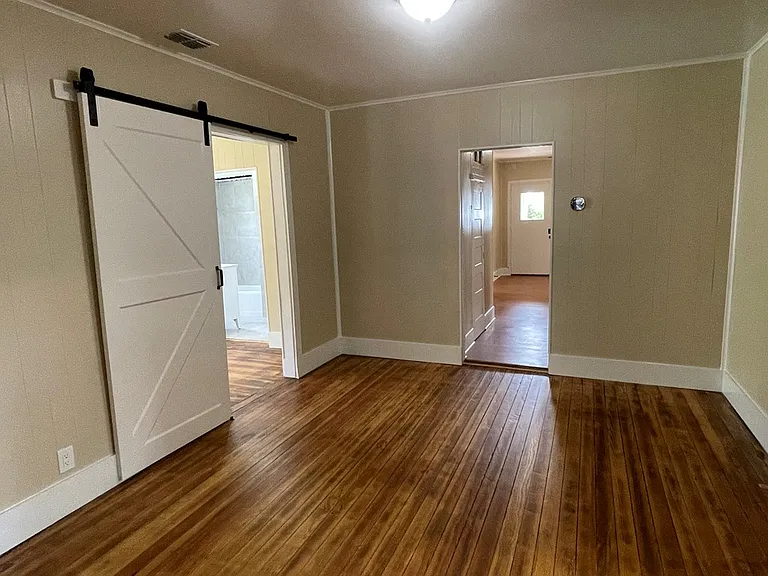 422 S Orange St — Photo 15