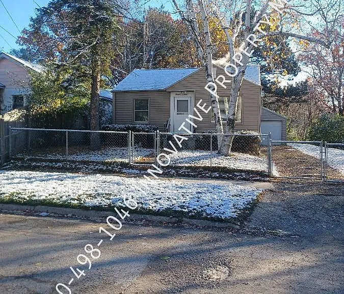 1309 Clancy Ave — Photo 1
