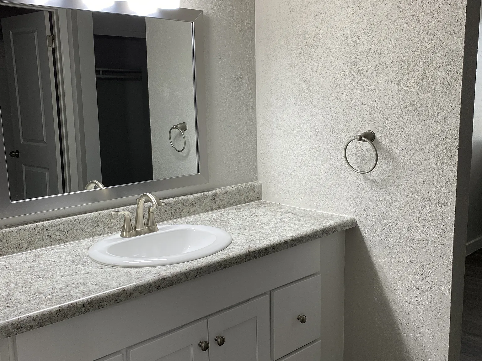 The Harrison Grant Apartments — Photo 4