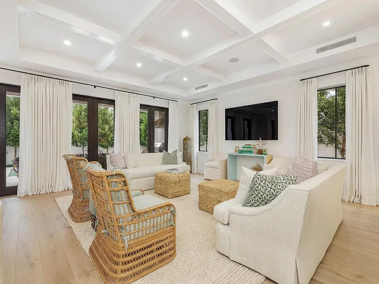 315 Avila Rd — Photo 3