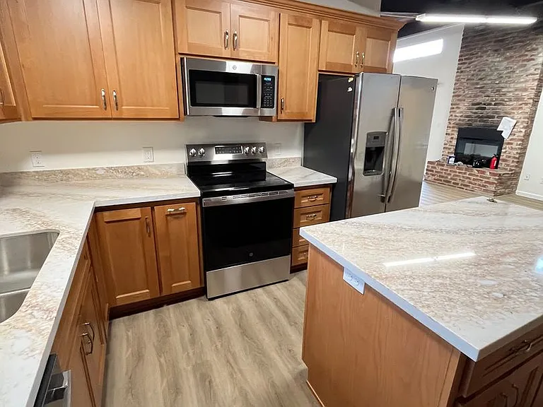 908 Oak Ave — Photo 3