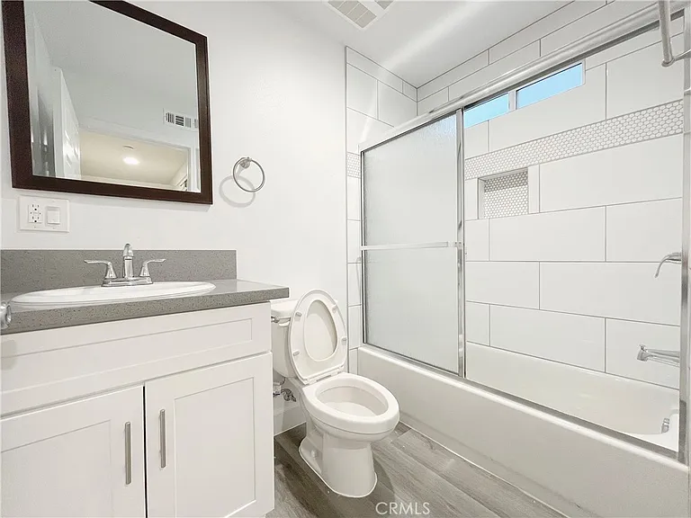3019 S Raymond Ave #1/2 — Photo 10