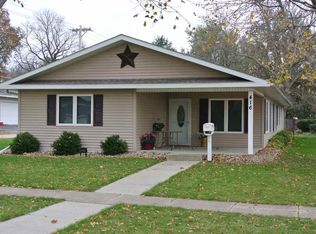416 S 10th St, Osage, IA 50461