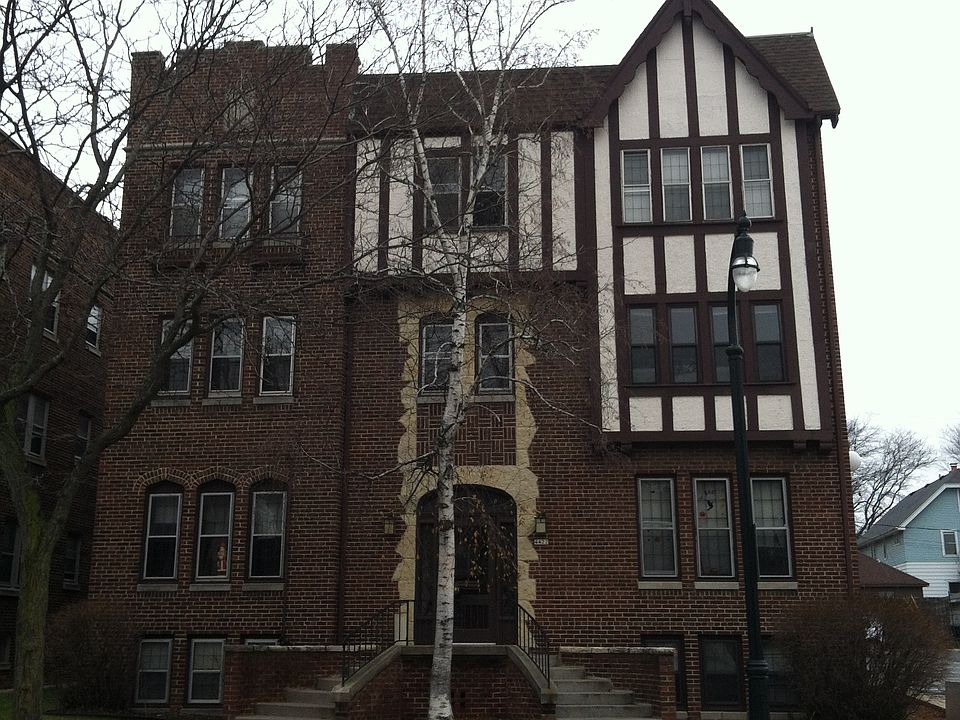 1st image of 4422 N Oakland Ave APT 6