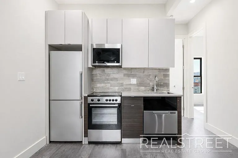 1159 Saint Johns Pl #3R — Photo 3