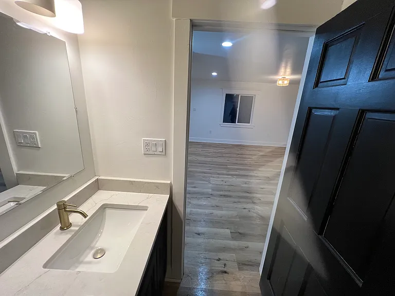 1407 Center St #B — Photo 7