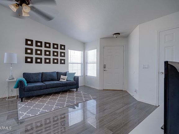 4th image of 954 W MORELOS Street