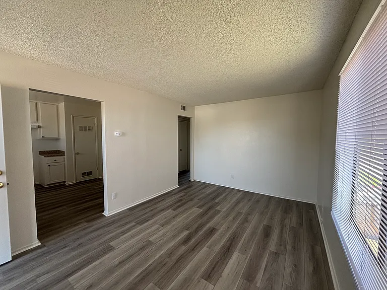 1134 E Avenue Q #5 — Photo 2