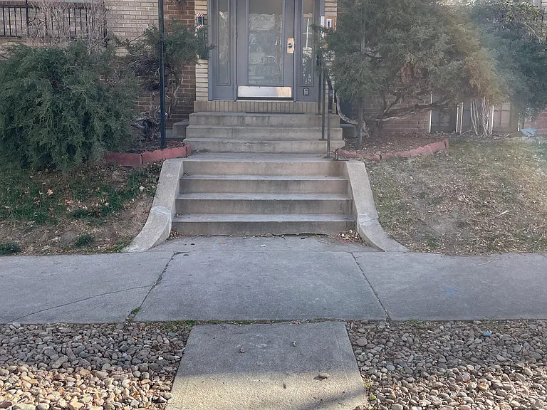 1760 N Pearl St #B4 — Photo 28