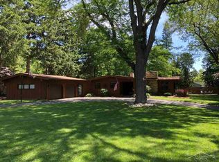 1530 Delta Dr, Saginaw, MI 48638