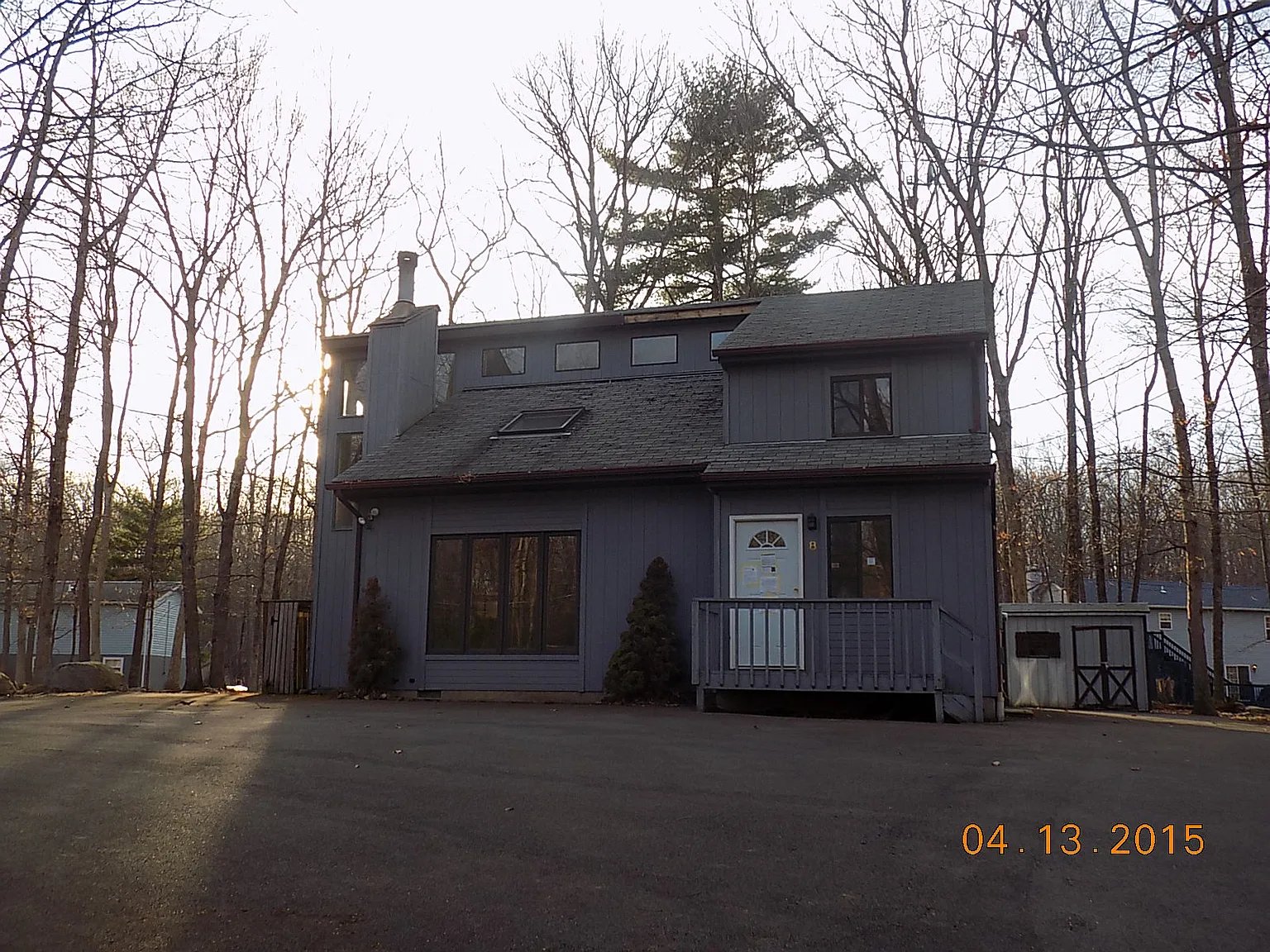 1222 Woodland Dr photo 1