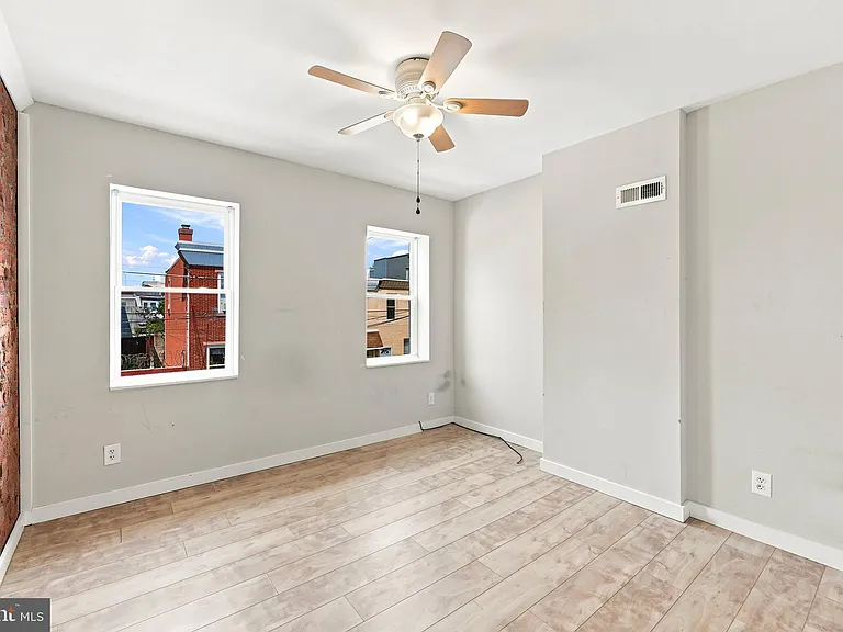 2307 N Mascher St — Photo 14