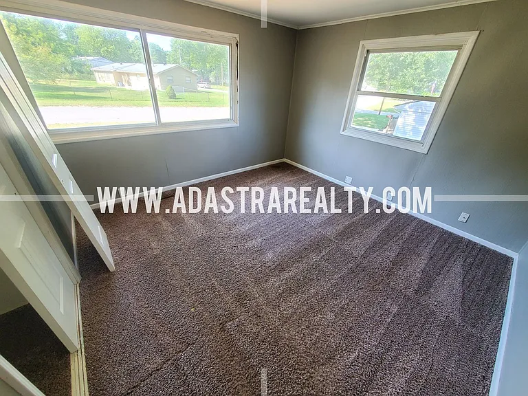 6011 N Forest Ave — Photo 12