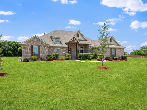 2nd image of 583 Crystal Lake Ln