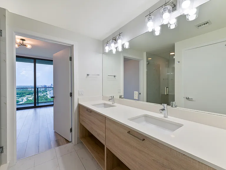 16385 Biscayne Blvd #2502 — Photo 24