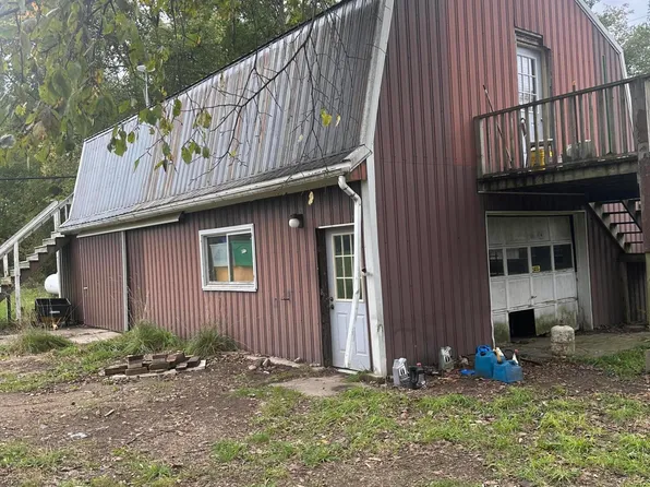 8494 Sunset Dr, Lyons, MI 48851