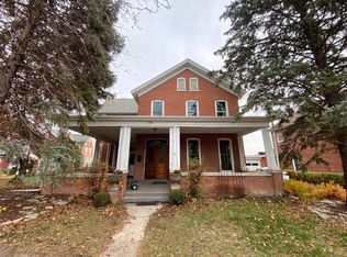 1886 N Main St, Dubuque, IA 52001