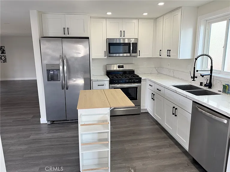 1393 Fern Ave — Photo 7