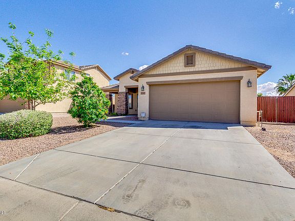 3rd image of 2047 W Half Moon Cir