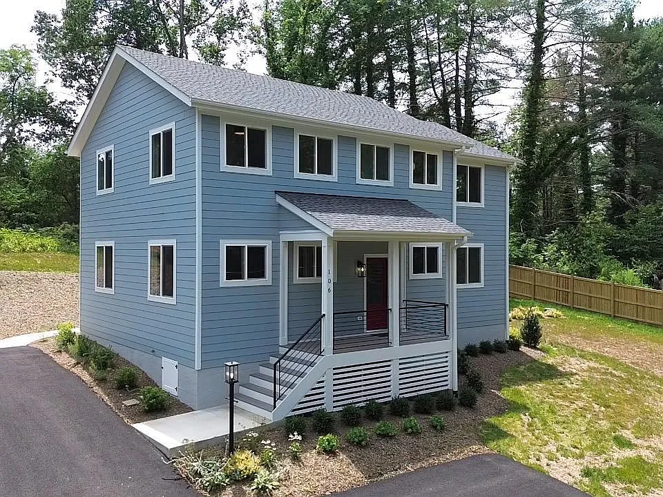 106 Buckingham Cir