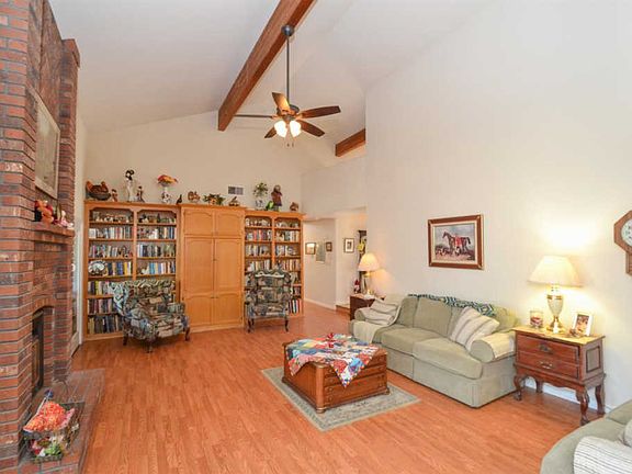4th image of 36027 Marciel Ave